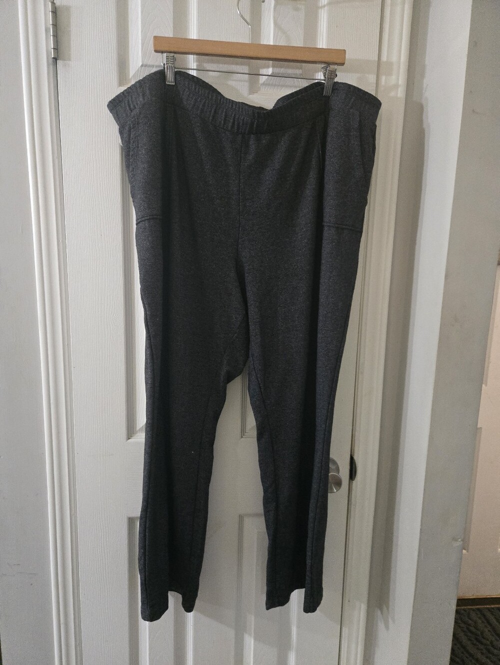 26/28 Avenue knit pants